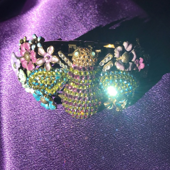 Kirks Folly hinged clamper cuff bracelet - Picture 6 of 10